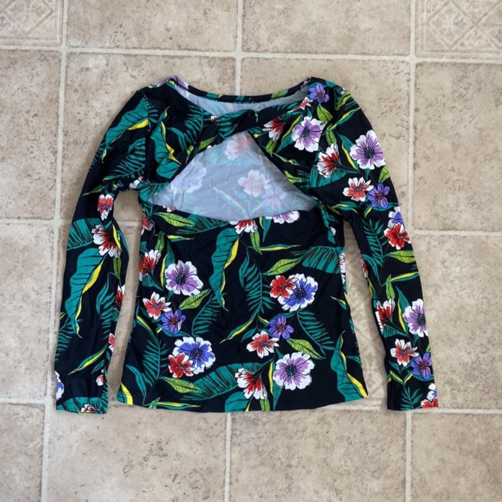 🌈 2/$15 Floral Rashguard - Picture 2 of 3